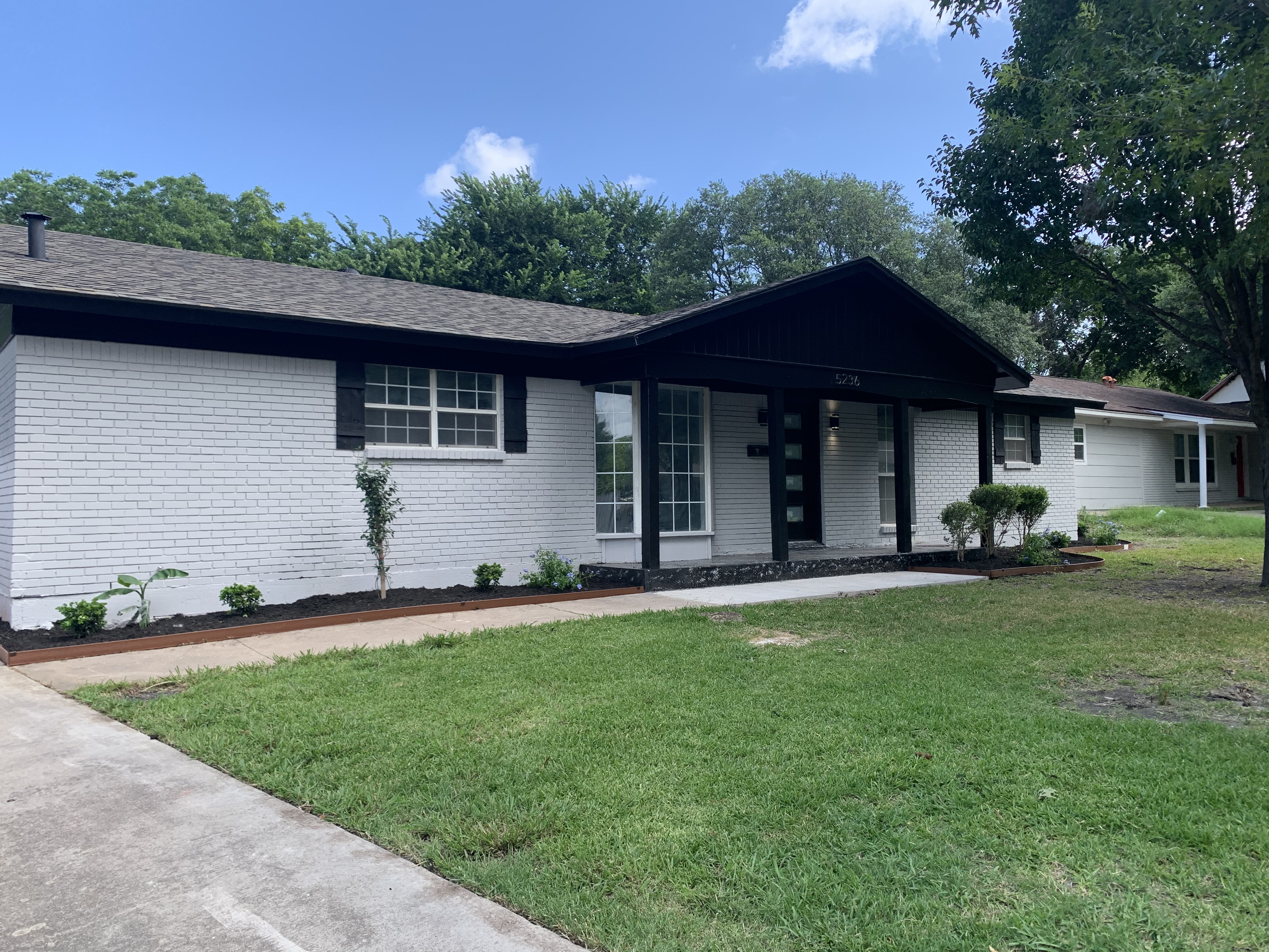 5236 Cockrell Exterior